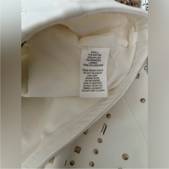 NWT White House Black Market Cream Skirt Silver/Gold Studded Embellishments Sz 0 - Picture 7 of 9